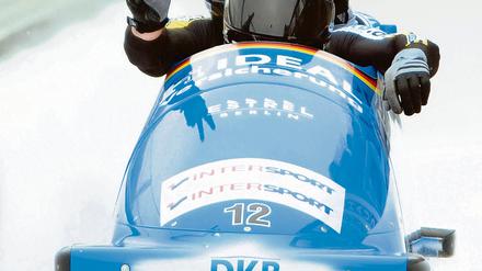 Nächste Top-Sechs-Platzierung soll folgen. Thomas Florschütz (vorn) vom BRC Riesa will mit seinem Viererbob, zu dessen Anschiebern auch die beiden Potsdamer Mirko Pätzold und Andreas Barucha gehören, am Wochenende in Cesana weit vorn mitmischen.