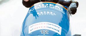 Nächste Top-Sechs-Platzierung soll folgen. Thomas Florschütz (vorn) vom BRC Riesa will mit seinem Viererbob, zu dessen Anschiebern auch die beiden Potsdamer Mirko Pätzold und Andreas Barucha gehören, am Wochenende in Cesana weit vorn mitmischen.