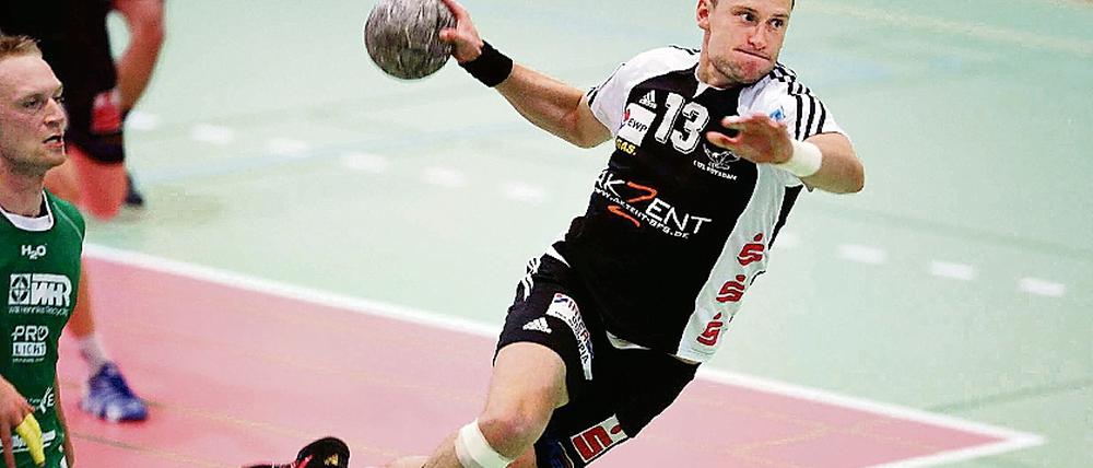 Endlich wieder gewinnen. Stephan Mellack  Aufbauspieler des Handball-Zweitligisten 1. VfL Potsdam  will am Samstag mit seinem Team die Magdeburger Bundesliga-Reserve bezwingen.