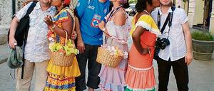 Für ein paar Pesos ließen sich die Frauen in Folklore-Tracht mit ablichten.