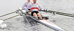 Kaum noch eine Perspektive. Den Potsdamer Doppelzweier Hans Gruhne (links)/Clemens Lange (rechts) wird es künftig wohl nicht mehr geben. Wenzel will lieber Riemen-Ruderer werden, wofür ihm am Seekrug derzeit aber ein Bootspartner fehlt.