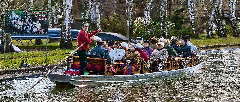 Unterwegs auf den Fließen. In diesem Jahr haben etwa 950 000 Touristen den Spreewald per Kahn entdeckt.