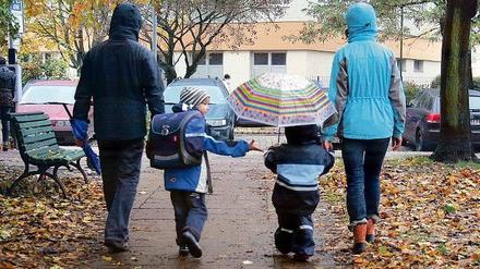 Orientierung auf Familien. 2010 ist das Themenjahr der Familie in Potsdam. Die Verwaltung kündigte nun auf einer Fachtagung fünf neue Projekte an, darunter ein Lotsen-Dienst für den Übergang von der Kita in die Grundschule.
