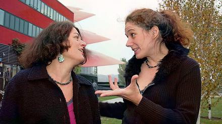 Keine Kompromisse. Carolin Lorenz (l.) und Jeanne Grabner vor dem Hans Otto Theater.