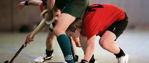 Voller Einsatz. Potsdams Robert Schwarzeit (r.) gegen Königs Wusterhausen.