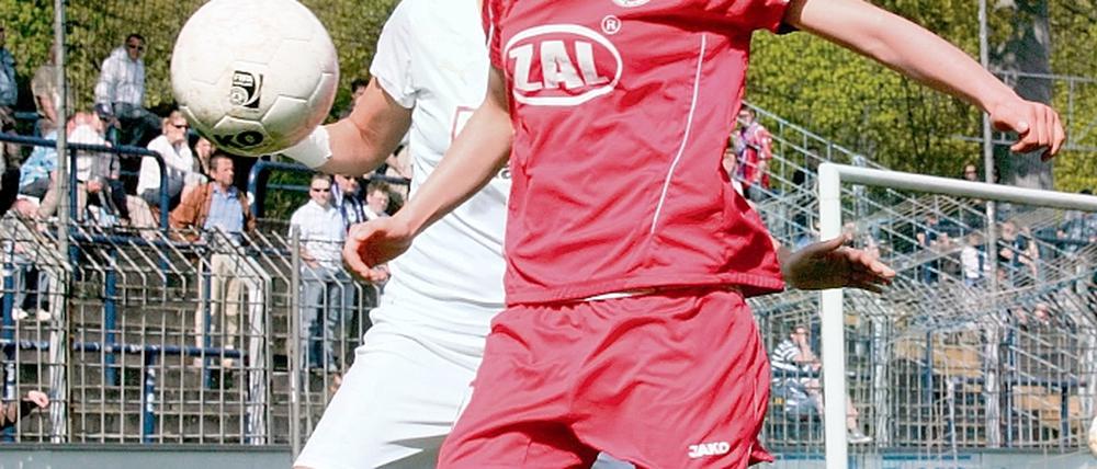 Heiß auf das erste Saisontor. Tabea Kemme (rechts) wurde am Mittwoch in der Abwehr der U20 getestet und will am Sonntag in Jena als Stürmerin für Turbine treffen.