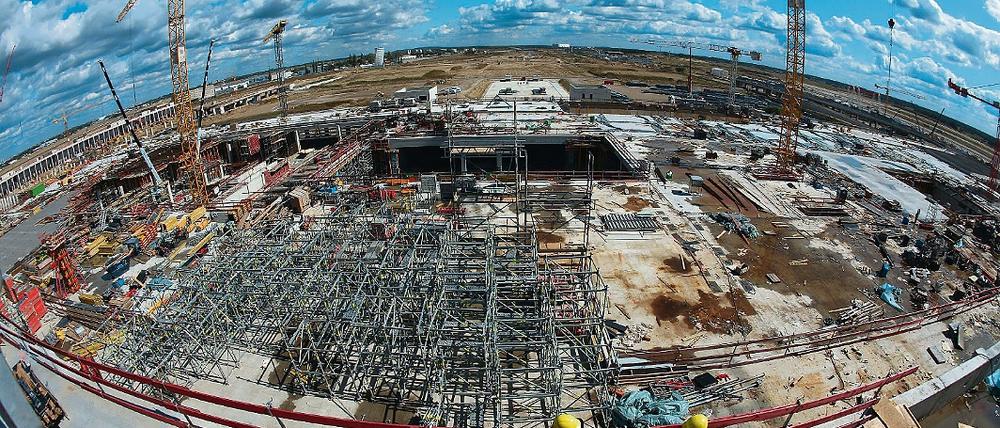 Blick vom Dach des künftigen Terminals des Haupstadt-Airports in Schönefeld.
