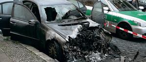 Die Bilder gleichen sich: Seit Jahren werden in Berlin Autos angezündet.