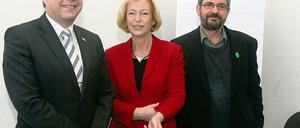 Schlagkräftige Opposition wollen sie sein: Der FDP-Fraktionschef Hans-Peter Goetz, die CDU-Landesvorsitzende Johanna Wanka und der Landesvorsitzende von Bündnis 90/Grüne, Axel Vogel (v.l.n.r.) nach einem gemeinsamen Gespräch.