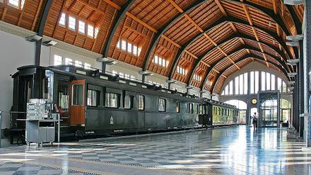 Der 1909 errichtete Kaiserbahnhof in Potsdam-West wird heute als Führungsakademie der Deutschen Bahn genutzt. Bisher war er das einzige Welterbe-Gebäude Potsdams, das der Öffentlichkeit nicht zugänglich war.