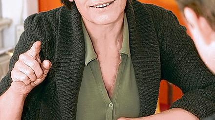 Anne Brocks-Huber in ihrer Wohnung in Potsdam.