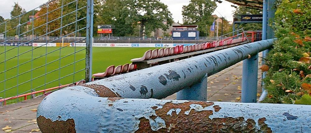 Wie teuer ist Potsdam das Karl-Liebknecht-Stadion? Über die Sanierungskosten von acht Millionen Euro für die Spielstätte des Frauen-Fußballbundesligisten Turbine Potsdam und des Regionalligisten SV Babelsberg 03 ist Streit entbrannt.