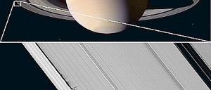 Kosmischer Schmuck. Saturn-Ringe mit Schatten des Mondes Daphnis.