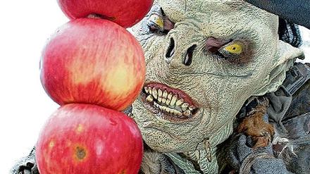 Wenig Apfel beim Apfelfest, dafür viele Ritter und Orks. Die Wesen aus der Unterwelt, die vielen Kindern Angst machten, sowie die Ritterturniere und mittelalterliches Spektakel standen im Vordergrund des 4. Apfelfestes am Wochenende im Volkspark.