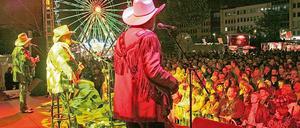 Truck Stop machten Halt in Teltow und waren mit ihren Liedern einer der musikalischen Höhepunkte des Stadtfestes. Über drei Tage wurde hier gefeiert, zehntausende Besucher pilgerten laut Veranstalter auf das Techno Terrain.