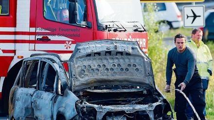 Das Unglücksauto. In diesem Wagen wurden die Leichen der Mutter und ihrer drei Kinder entdeckt.