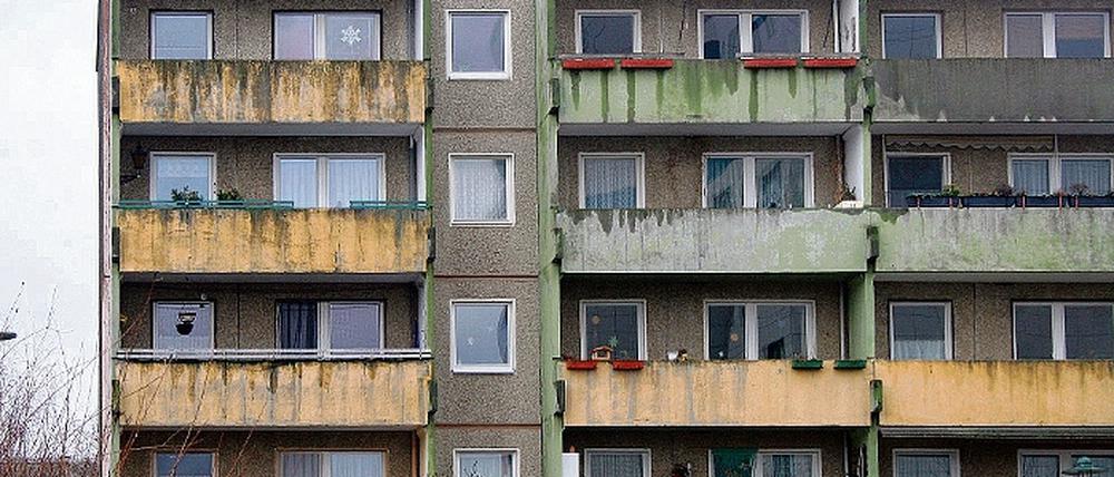 Billigster Wohnraum. Unsanierte Plattenbauten in Potsdam.