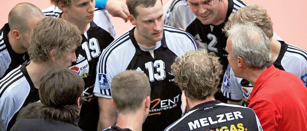 Als Gemeinschaft funktioniert. Die Handballer des 1. VfL Potsdam kamen am Samstag zu ihrem ersten Saisonsieg in der 2. Bundesliga. Sie bezwangen den TSV Altenholz mit 41:34 (22:18).