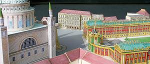 Der Alte Markt, wie er wieder wird  jedenfalls wenn es nach dem Lübecker Architekten Werner Schmidt geht, der dieses Modell anfertigte. Deutlich erkennbar ist die städtebauliche Bedeutung des Palais Barberini, aber auch der gegenüberliegenden Ecke.