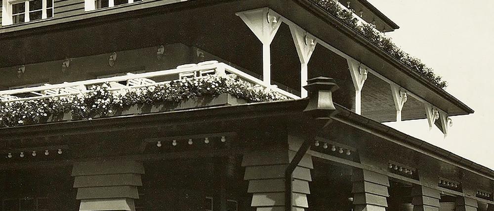 Potsdamer Architekturgeschichte. Südecke des Regattahauses nach Fertigstellung im Juni 1925.