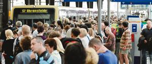 Keine Entspannung in Sicht. Wegen sicherheitsrelevanter Mängel gilt ab dem heutigen Dienstag wieder ein Notfallfahrplan, kündigte die S-Bahn an.