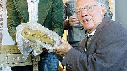 Schäuble mit Spenderziegel.