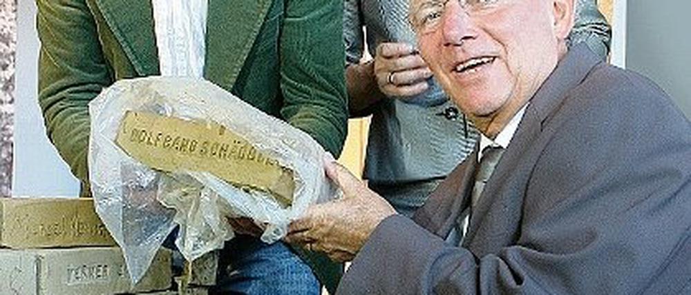 Schäuble mit Spenderziegel.