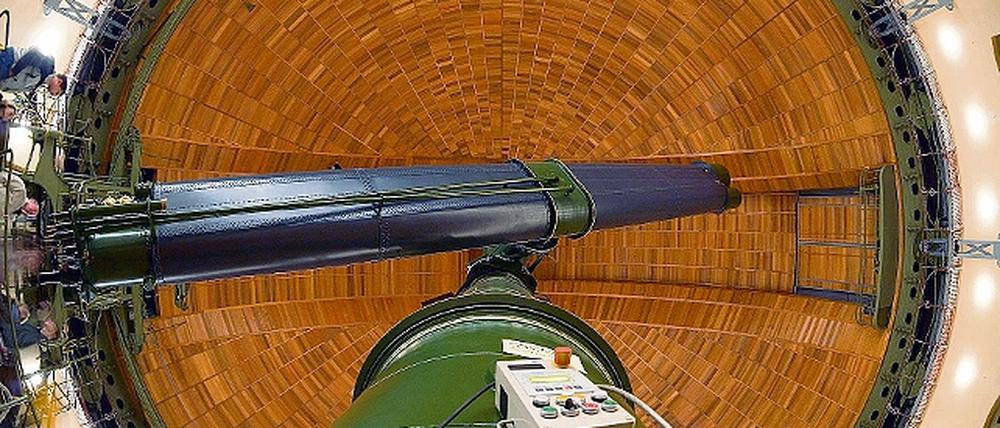 Das viertgrößte Linsenteleskop der Welt, der Große Refraktor auf dem Telegrafenberg, wird eines der 50 Denkmale sein, die am 13. September in Potsdam zu besichtigen sind. Er wurde am 26. August 1899 in Anwesenheit von Kaiser Wilhelm II. eingeweiht.