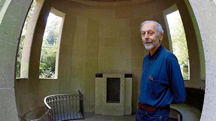 Der pensionierte Wissenschaftler Georg Büldt aus Jülich bei Köln hat die Patenschaft über das Mausoleum des Berliner Industriellen Wilhelm Bödefeld übernommen. Nach seinem Tod will er dort selbst beigesetzt werden.