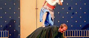 Hauptsache es macht Spaß! Wolfgang Mondon als Tartuffe und Sterica Rein als Dorine.