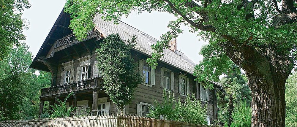 Die Priesterwohnung auf dem Kapellenberg ist seit 180 Jahren nicht mehr saniert worden. Die Sanierung sollte jetzt in Angriff genommen werden mit Mitteln des Bundes. Doch momentan sieht es ganz danach aus, dass die Gelder nicht kommen werden.