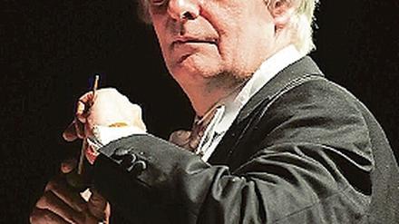 In den Weiten des Weltalls. Der Dirigent Jörg Iwer.