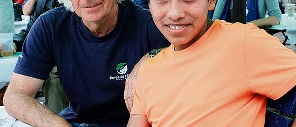 Noch vor einem Jahr besuchte Rainer Simon mit Pachacutec ein Jazz-Konzert auf dem Luisenplatz. Der Junge aus Ecuador darf nicht in Potsdam lernen.