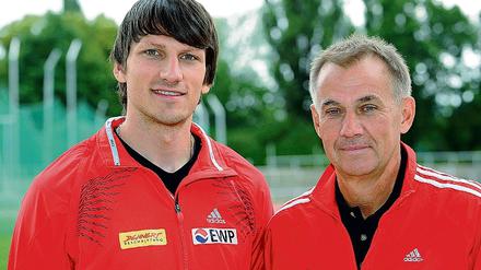 Durchgestartet. 400-Meter-Mann Thomas Schneider wurde von seinem Trainer Jochen Wiedemann zum WM-Staffelläufer geformt.