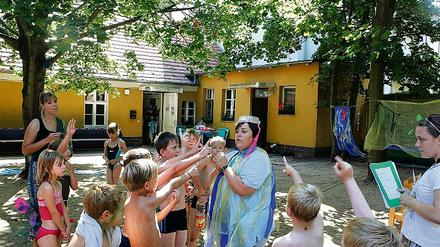 Vor dem Umzug. Der Hort der Bürgel-Grundschule in Babelsberg zieht an einen neuen Standort in der Nähe. Im Weberhaus soll nach der Sanierung und dem Ausbau eine bilinguale Kita Einzug halten und den Platzmangel in der Stadt etwas lindern.