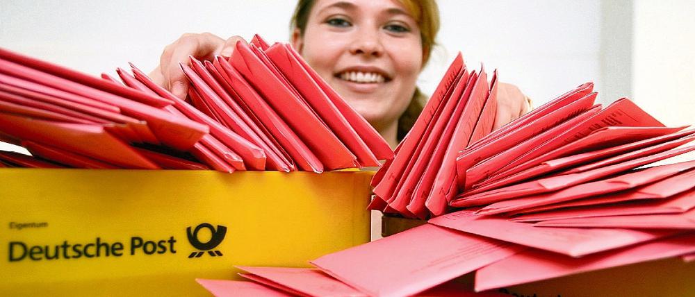Stimmen. Stadtmitarbeiter und Wahlhelfer müssen sie zählen wie hier bei der Kommunalwahl 2008.