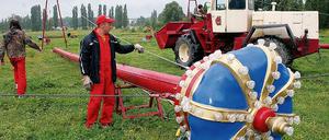 Schwieriger Aufbau. Der Platz ist nicht der beste für einen Zirkus. Aber am Donnerstag um 15.30 Uhr soll alles fertig sein. Dann heißt es in Potsdam nach vier Jahren erstmalig wieder: Manege frei für den Zirkus Krone.