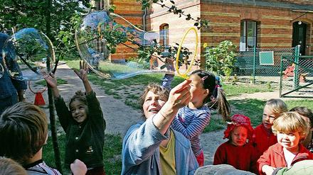 Mehr Platz: Die Kinder des Betriebskindergartens Geolino erhalten bald neue Räume. Die sind dringend notwendig. 30 Kinder stehen schon auf der Warteliste.