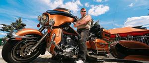 Sehen und gesehen werden. Die Besitzer sind sichtlich stolz auf ihre Maschinen.