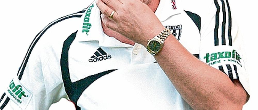 Ex-Bundesliga-Profi Dietmar Demuth (54) ist seit 7. Oktober 2007 Cheftrainer des Fußball-Regionalligisten SV Babelsberg 03.