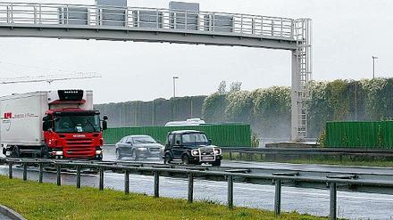 Die Autobahn bei Michendorf ist der am höchsten belastete Abschnitt des Berliner Rings. Heute werden hier täglich 88 000 Fahrzeuge gezählt. Im Jahr 2025 werden laut einer Prognose täglich bis zu 126 000 Fahrzeuge erwartet.