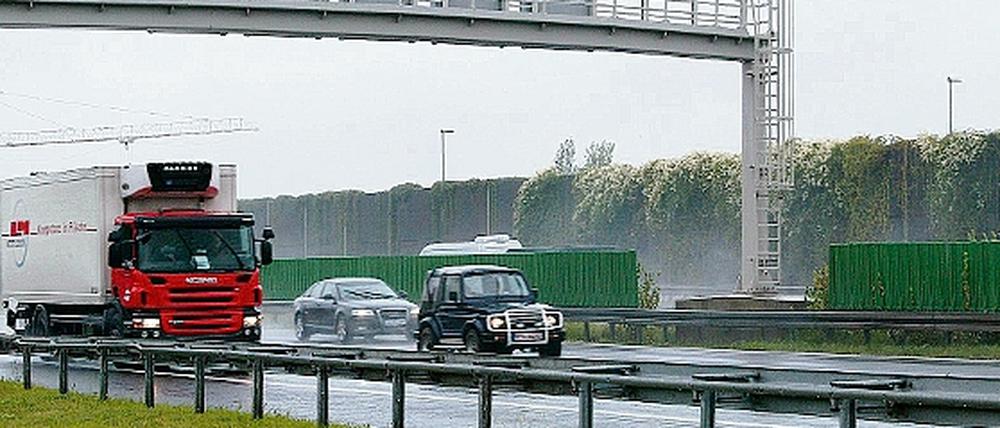 Die Autobahn bei Michendorf ist der am höchsten belastete Abschnitt des Berliner Rings. Heute werden hier täglich 88 000 Fahrzeuge gezählt. Im Jahr 2025 werden laut einer Prognose täglich bis zu 126 000 Fahrzeuge erwartet.