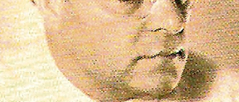Johannes Kreiselmaier 1936 im Garten des Lehniner Hauses, neben ihm Tochter Ruth, vorne Gudrun und links seine Frau Susanne.