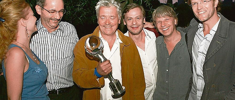 Gefeiert: Henry Hübchen, Sylvester Groth, Andreas Dresen und Produzent Christoph Müller (v.l.) freuten sich über den riesigen Zuspruch der Potsdamer.