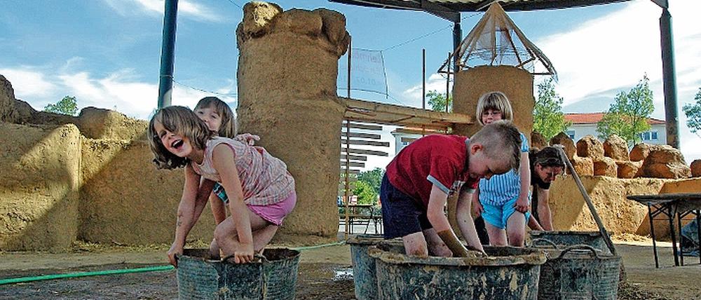 Modderpampe als Baumaterial  was kann es Schöneres für Kinder geben.