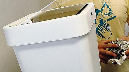 Geplapper. Die sprechende Mülltonne von Gert-Hinnerk Winek.