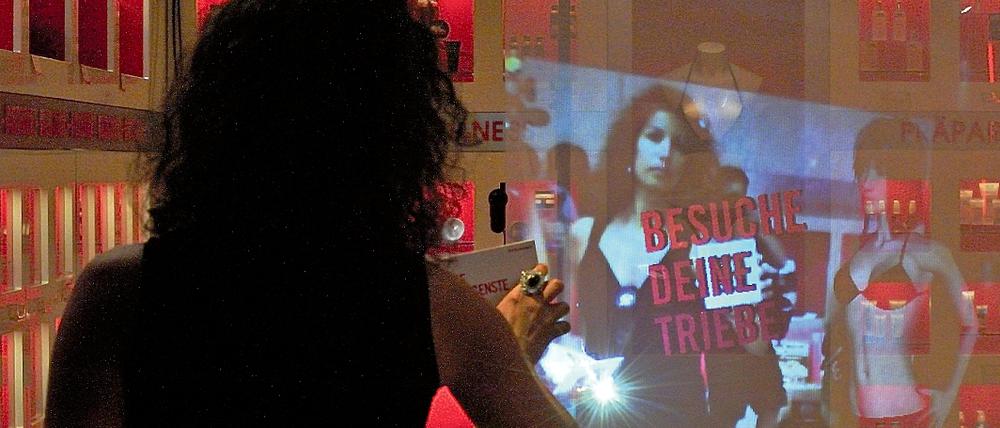 Sehsüchte. Bei Beate Uhse am Zoo erfährt man alles, was man schon immer über Sex wissen wollten: Vom perfekten Kuss bis zum meisterhaften Fummeln.