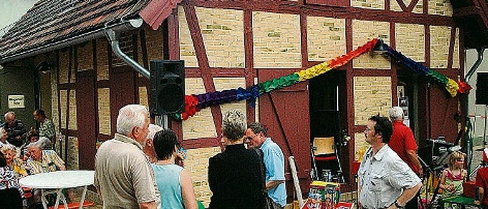 Feiern im Fachwerkhaus: Die alte Dorfschule ist jetzt Bürgertreff.
