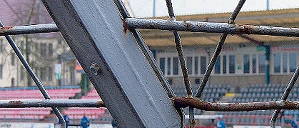 Bessere Aussichten soll es künftig im Karl-Liebknecht-Stadion geben. Bis August 2011 wird das Stadion komplett umgebaut. Kostenpunkt: acht Millionen Euro.