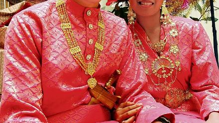Glück als Show. Bersanding heißt die traditionelle malaiische Hochzeitszeremonie. Am Samstag wird sie in der Botschaft von Malaysia nachgestellt.